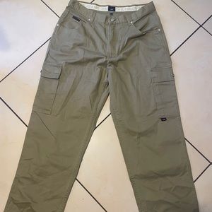 vintage green tommy hilfiger cargos waist size:38 length:32